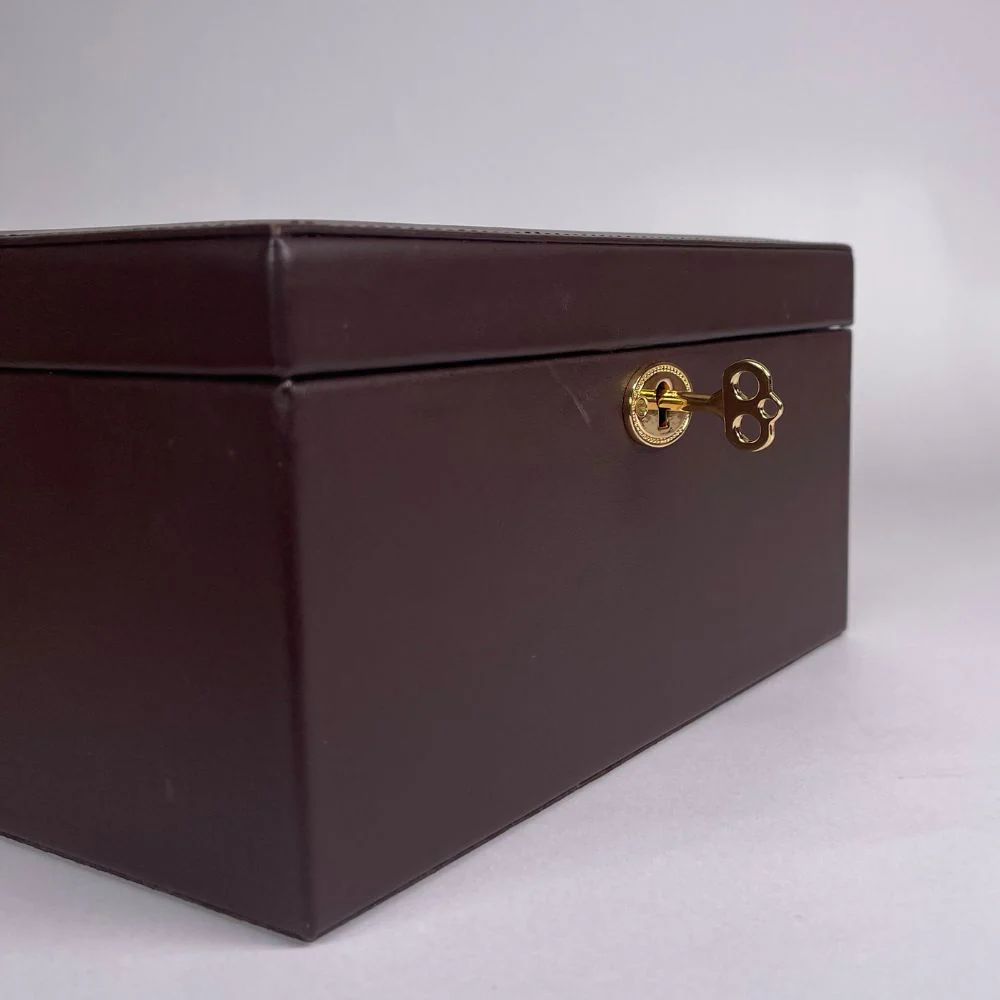 1890 Edition 3.5" Chess Pieces in Leather Box - Image 3