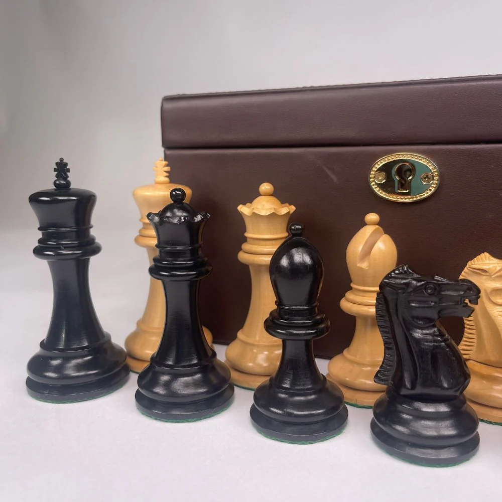 1890 Edition 3.5" Chess Pieces in Leather Box - Image 5