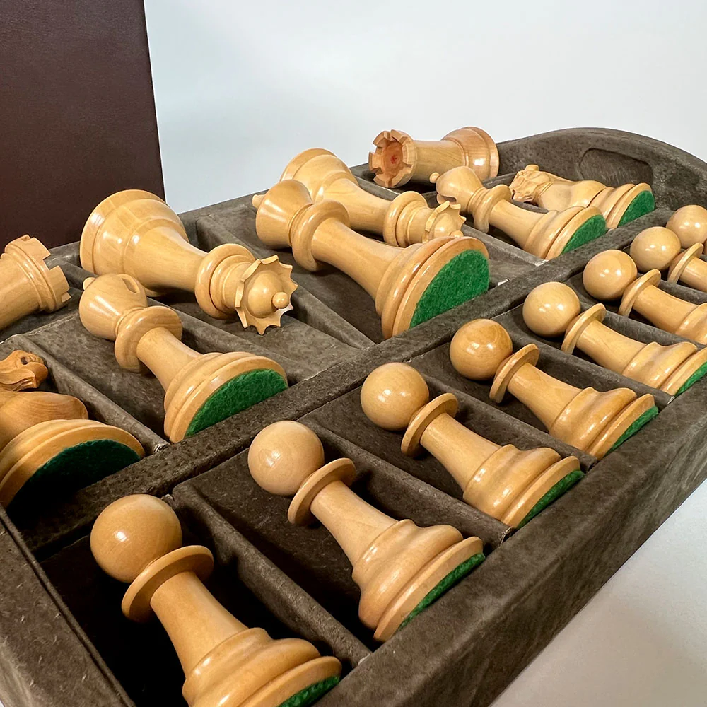 1849 4" Edition Chess Pieces in Leather Casket - Image 5